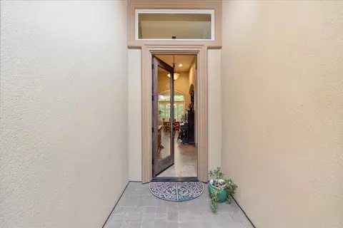 Entry Way - 921 Hackberry Ave, Modesto, CA 95350 photo 1 of 7