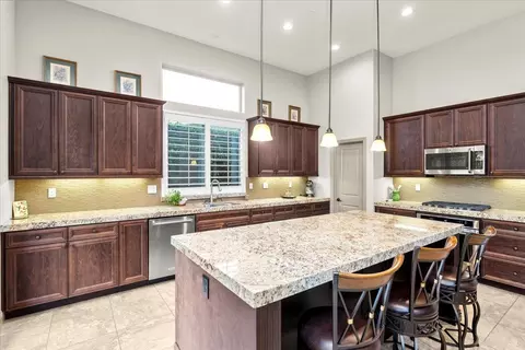 Kitchen - 921 Hackberry Ave, Modesto, CA 95350 photo 4 of 4