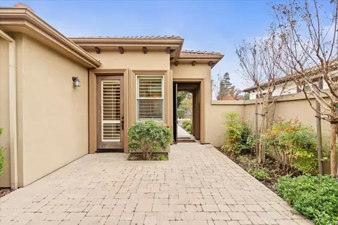 Exterior - 921 Hackberry Ave, Modesto, CA 95350 photo 4 of 8