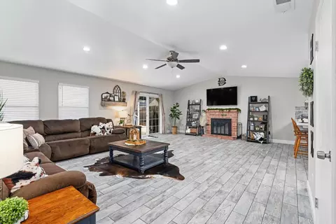 2720 Chickaree Ln, Modesto, CA 95358 photo 2