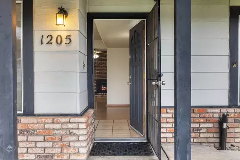 Entry Way - 1205 Kara Ln, Modesto, CA 95355 photo 1 of 7