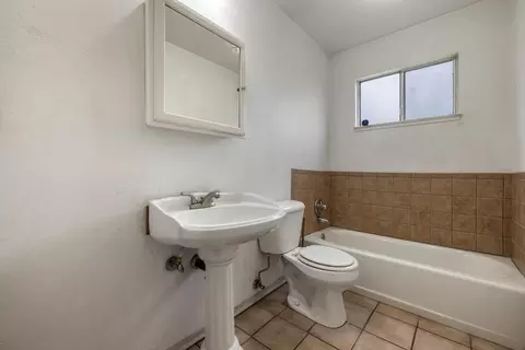 Bath - 1205 Kara Ln, Modesto, CA 95355 photo 2 of 2