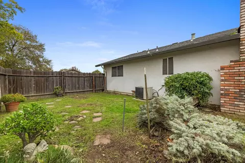 Exterior - 1205 Kara Ln, Modesto, CA 95355 photo 5 of 6