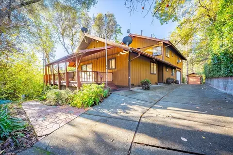 155 Pinewood Way, Auburn, CA 95602