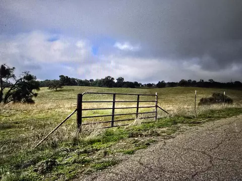 319 Laurel Dr, Jackson, CA 95642 photo 4