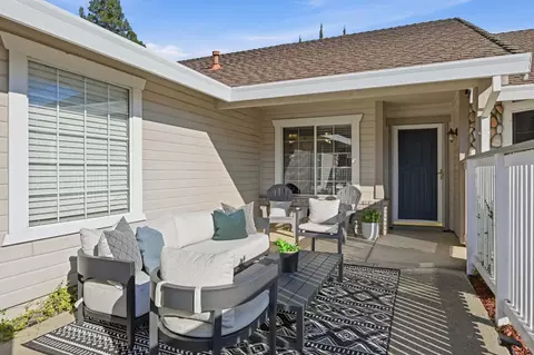 135 Winterstein Dr, Folsom, CA 95630 photo 2