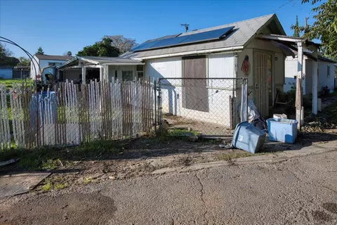 Exterior - 968 Virginia Ave, Olivehurst, CA 95961 photo 18 of 23
