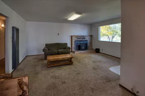 Living - 968 Virginia Ave, Olivehurst, CA 95961 photo 1 of 6