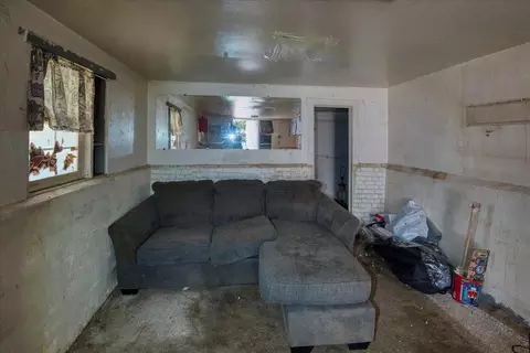 Living - 968 Virginia Ave, Olivehurst, CA 95961 photo 6 of 6