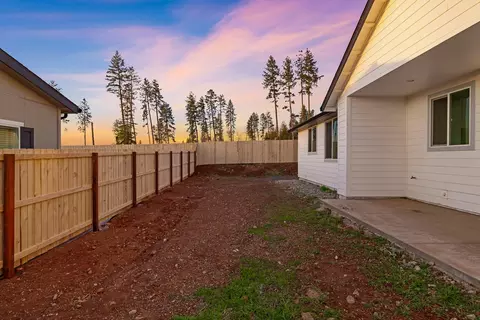 Exterior - 6097 Laurel Dr, Paradise, CA 95969 photo 6 of 9