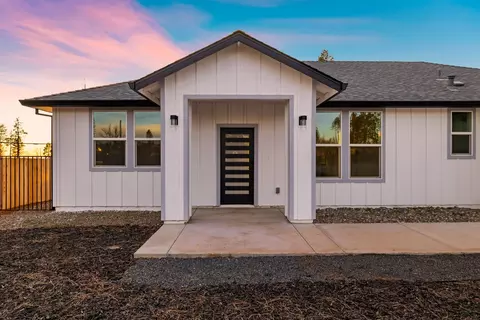 Exterior - 6097 Laurel Dr, Paradise, CA 95969 photo 3 of 9