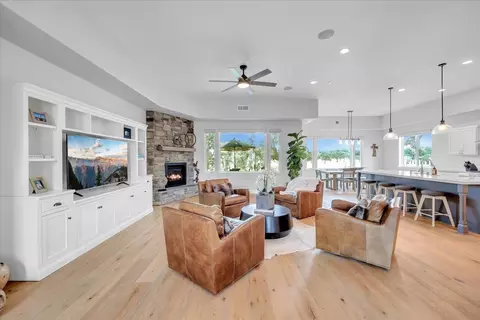 Living - 19 Grandview Ct #21, Copperopolis, CA 95228 photo 1 of 4