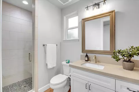 Bath - 19 Grandview Ct #21, Copperopolis, CA 95228 photo 1 of 5