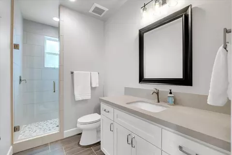 Bath - 19 Grandview Ct #21, Copperopolis, CA 95228 photo 2 of 5