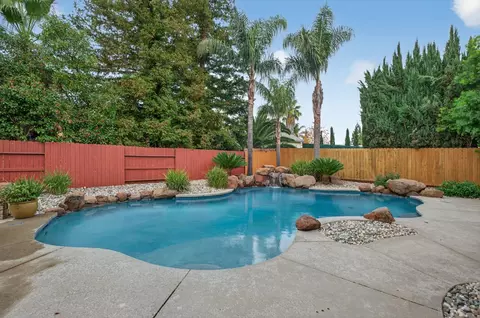 Exterior - 8001 Landmark Pl, Antelope, CA 95843 photo 2 of 11