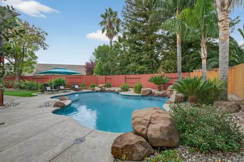 Exterior - 8001 Landmark Pl, Antelope, CA 95843 photo 3 of 11