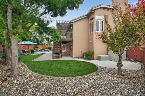 Exterior - 8001 Landmark Pl, Antelope, CA 95843 photo 6 of 11