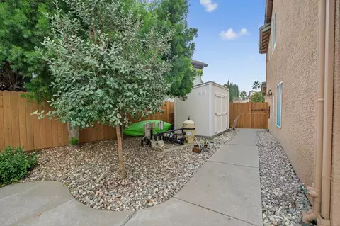 Exterior - 8001 Landmark Pl, Antelope, CA 95843 photo 5 of 11