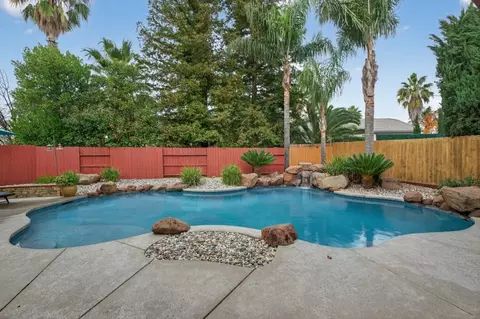 Exterior - 8001 Landmark Pl, Antelope, CA 95843 photo 4 of 11