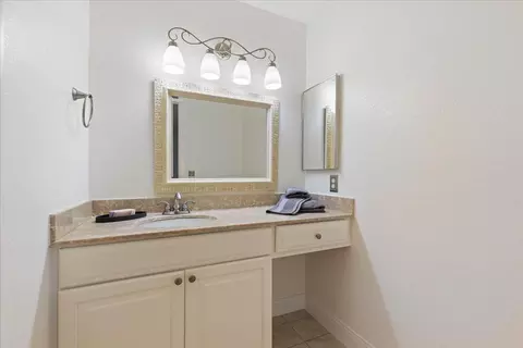 Bath - 331 Caliente Cir, San Leandro, CA 94578 photo 2 of 4