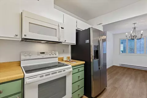 Kitchen - 331 Caliente Cir, San Leandro, CA 94578 photo 3 of 5