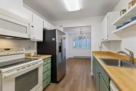 Kitchen - 331 Caliente Cir, San Leandro, CA 94578 photo 5 of 5