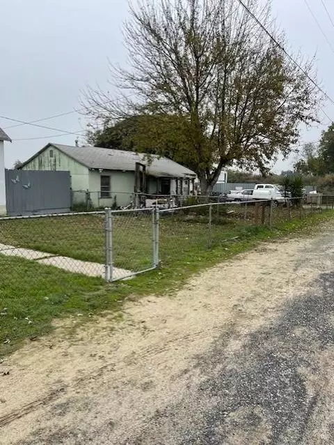 209 Clausen Rd, Turlock, CA 95380