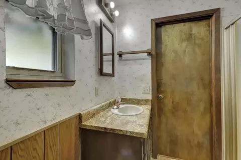 Bath - 13032 Thistle Loop, Penn Valley, CA 95946 photo 3 of 5