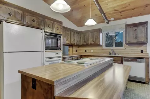 Kitchen - 13032 Thistle Loop, Penn Valley, CA 95946 photo 3 of 4