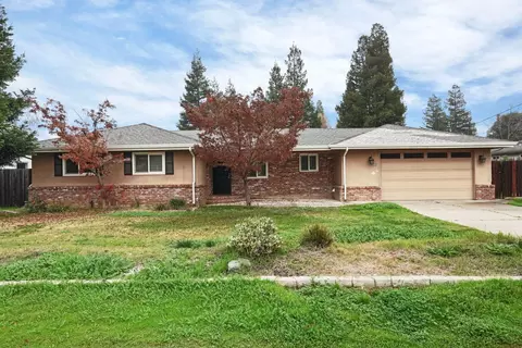712 Peach St, Lodi, CA 95242 photo 1