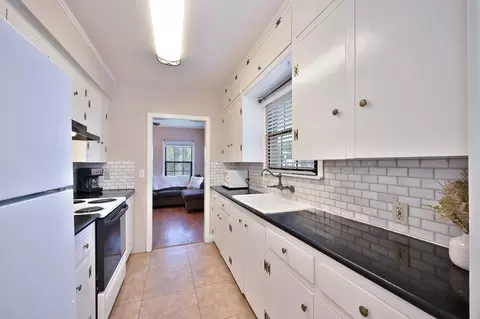 Kitchen - 3048 Garfield Ave, Carmichael, CA 95608 photo 6 of 6