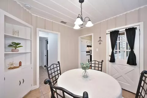 Dining - 3048 Garfield Ave, Carmichael, CA 95608 photo 3 of 4