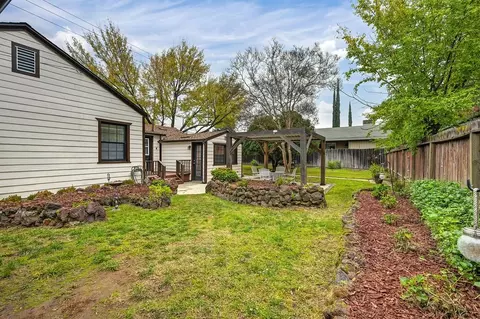 Exterior - 3048 Garfield Ave, Carmichael, CA 95608 photo 14 of 18