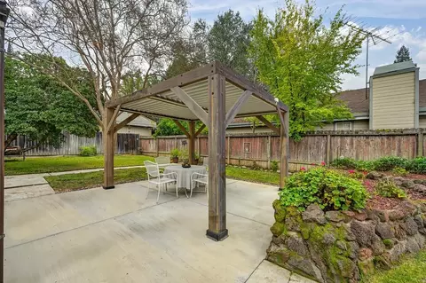 Exterior - 3048 Garfield Ave, Carmichael, CA 95608 photo 6 of 18