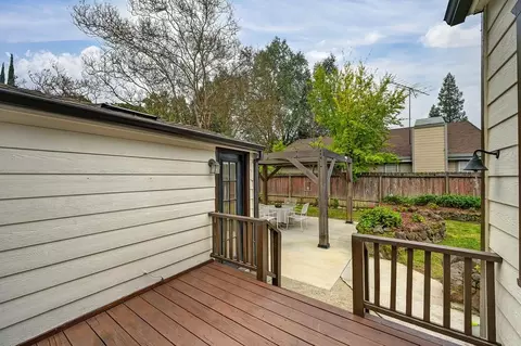 Exterior - 3048 Garfield Ave, Carmichael, CA 95608 photo 4 of 18