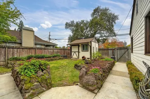 Exterior - 3048 Garfield Ave, Carmichael, CA 95608 photo 7 of 18