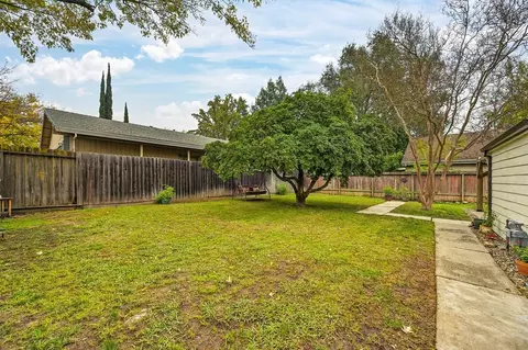 Exterior - 3048 Garfield Ave, Carmichael, CA 95608 photo 10 of 18