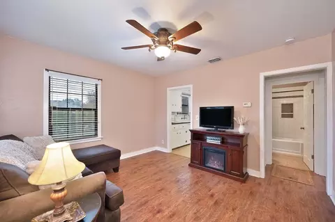 Living - 3048 Garfield Ave, Carmichael, CA 95608 photo 1 of 3