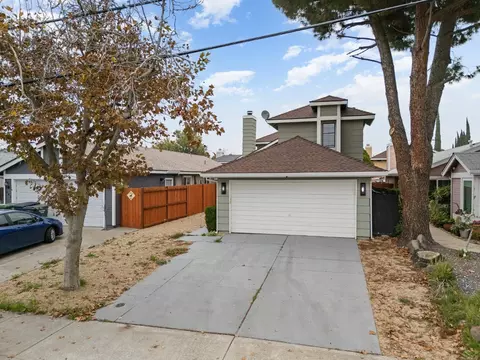 Exterior - 335 W Clover Rd, Tracy, CA 95376 photo 2 of 7