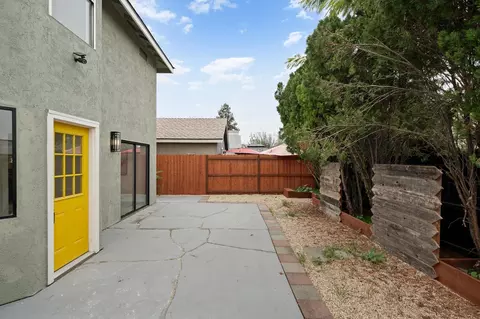 Exterior - 335 W Clover Rd, Tracy, CA 95376 photo 6 of 7