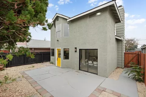 Exterior - 335 W Clover Rd, Tracy, CA 95376 photo 5 of 7