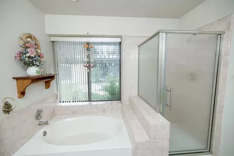 Bath - 2209 7th St, Ceres, CA 95307 photo 3 of 5