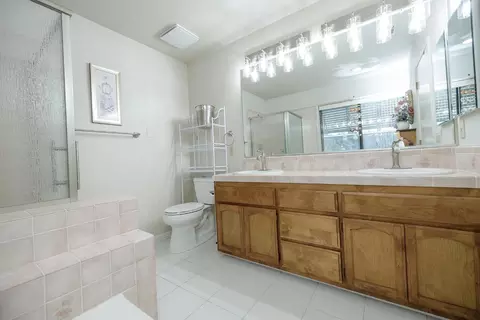 Bath - 2209 7th St, Ceres, CA 95307 photo 1 of 5