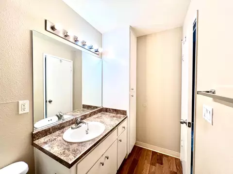 Bath - 14101 E 14th St #104, San Leandro, CA 94578 photo 2 of 4