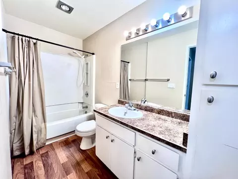 Bath - 14101 E 14th St #104, San Leandro, CA 94578 photo 1 of 4