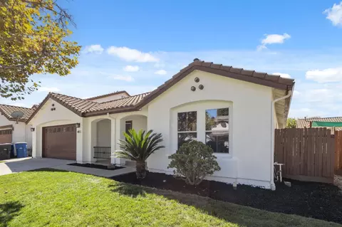 Exterior - 609 Roadrunner Dr, Patterson, CA 95363 photo 2 of 4