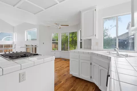 Kitchen - 1460 Cornucopia Pl, Tracy, CA 95377 photo 2 of 8