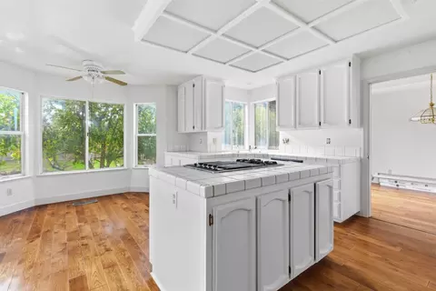 Kitchen - 1460 Cornucopia Pl, Tracy, CA 95377 photo 4 of 8