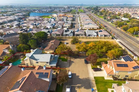 View/Area - 1460 Cornucopia Pl, Tracy, CA 95377 photo 7 of 10