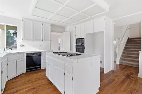 Kitchen - 1460 Cornucopia Pl, Tracy, CA 95377 photo 5 of 8